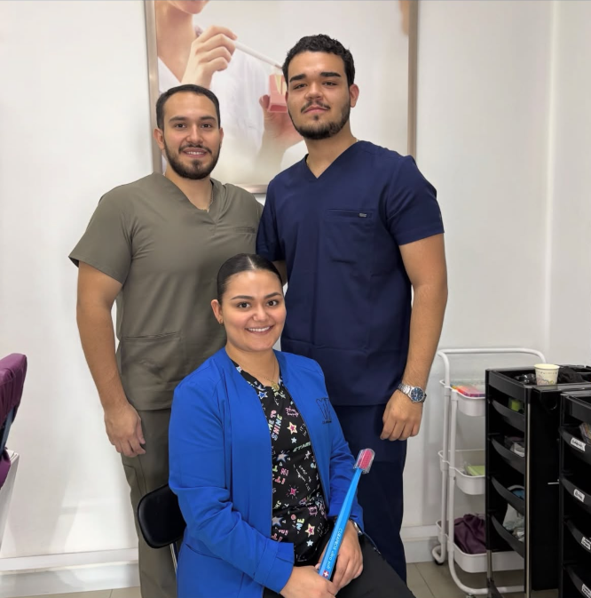Equipo de Dental Moon Clinic & Spa